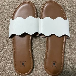 White Shade & Shore Sandals - Womens 9